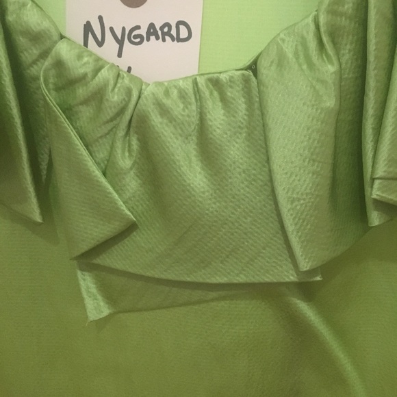 Size 16 silk and cotton blend blouse from Peter Nygard in lime green - Picture 3 of 8
